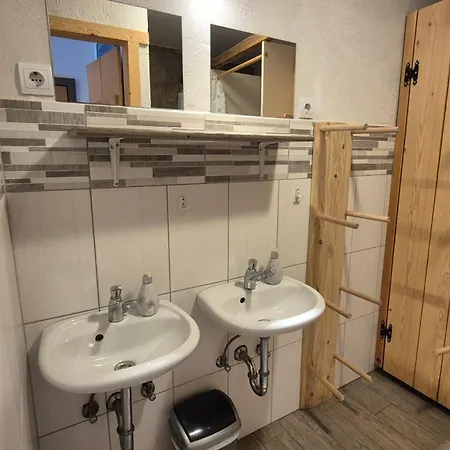 キャンプ場 Garden Eco Cebelica ボーヒニ