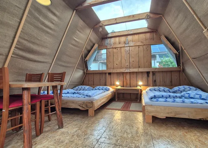 营地 Garden Eco Cebelica